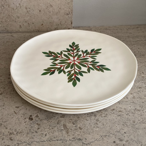 Melamine Holiday Salad/Appetizer Plates. Set of 4. - Picture 8 of 9